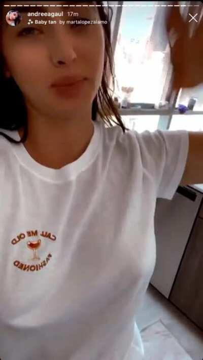 Daily dose of pokies w/ a white shirt