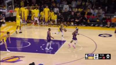 [Highlight] LeBron gets the benefit of the doubt on chasedown blocks (with replay)