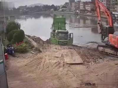 WCGW Covering River for construction in China