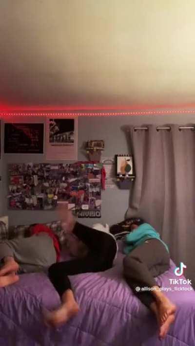 @allison_plays_ticktock