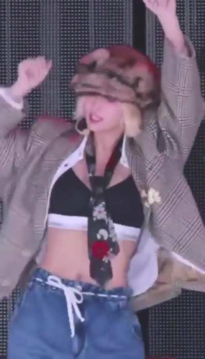 TWICE (MISAMO) - MOMO