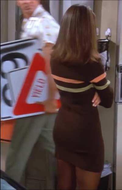 Kristin Davis - Seinfeld S8 - Short Loop in a tight dress, nice ass. Dain'd, Cropped, AI'd.