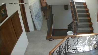 Brazilian burglars think they have an easy target to rob