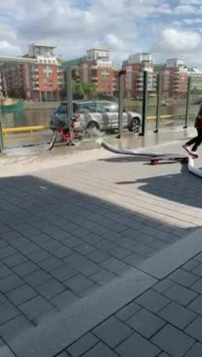 He flies off so beautifully