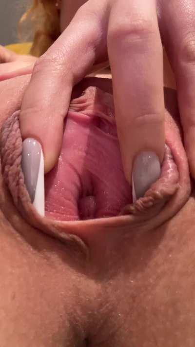 If u stopped to admire my pussy, write 1 word pls