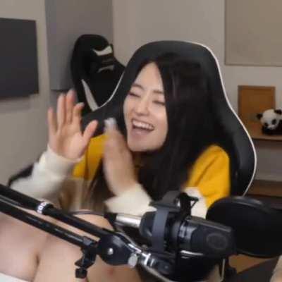 Petition to make this her new stream alert or something