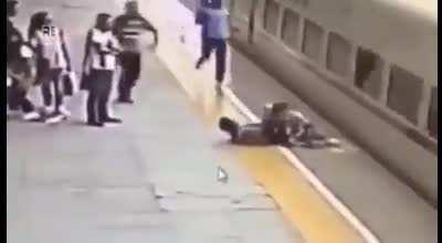 Risks own life to save a strangers