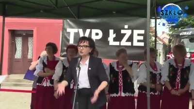 Nie wszyscy bohaterowie noszą peleryny.