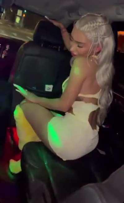 Shaking her ass 🍑