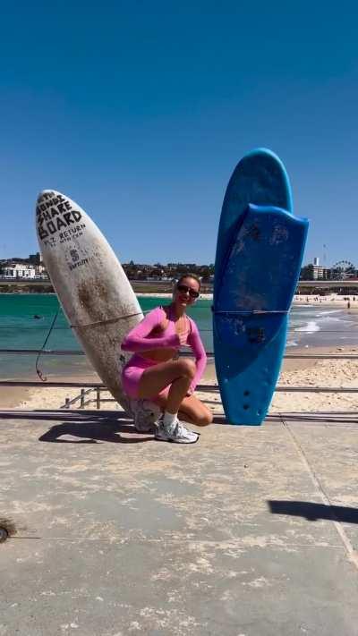 Jiggling April Rose Pengilly