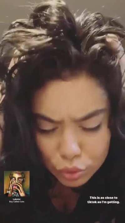 This only lasted on her story for an hour