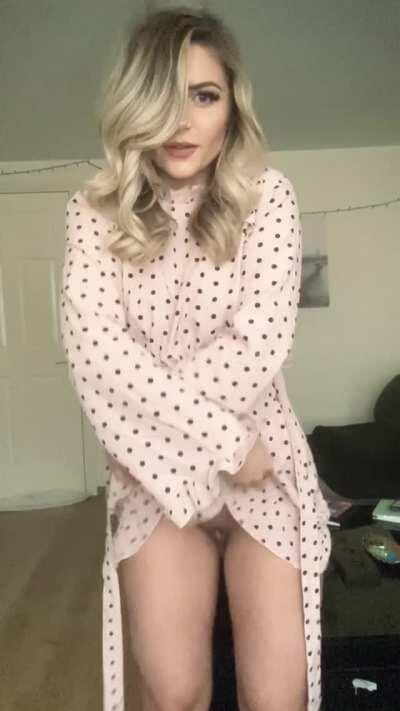 My favourite thing about wearing dresses?.. Easy Access! 😊💓