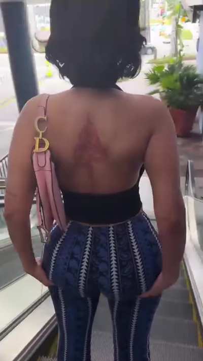 Ass is huge in those pants 😩🍑