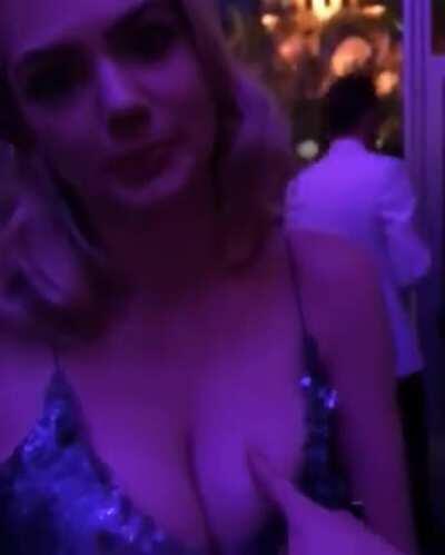 Kate Upton's tits getting groped very lightly