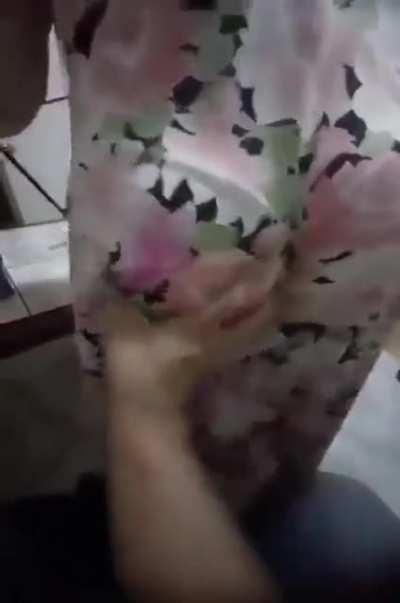 كم واحد يسوي كذا مع اخته ويضرب طيزها ويتحرش فيها ♠️