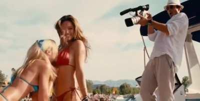 Kelly brook jiggling