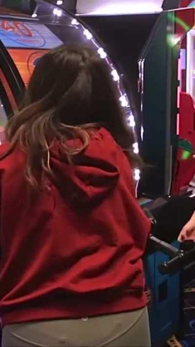 Always love her in leggings 🥰😩