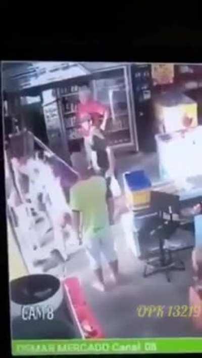 The Man In Red Saves A Man From Being Electrocuted To DEATH By Thinking Quick & Acting Even Faster - What an absolute HERO!!!