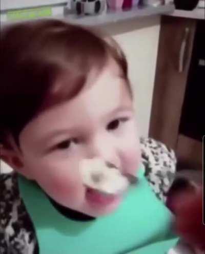 To play with the baby's food
