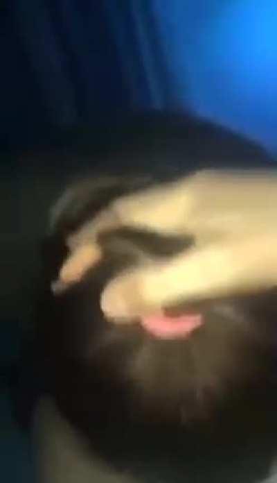 Der bre bekommt blowi während er zockt