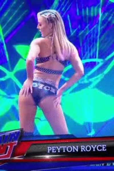 Peyton is so freaking hot. Such a doll😍🤩🔥