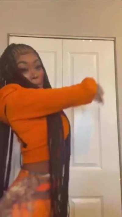 Twerk 🍑 Instagram Live | No Comments