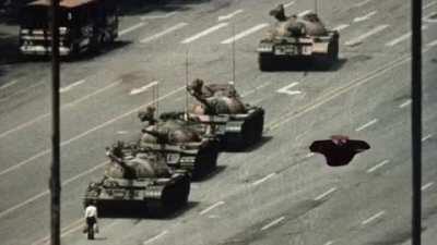 putin do be walkin at da square