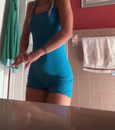 F18 Am I breeding material? 💕