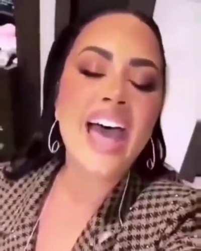 Wow, Demi Lovato sings the beat drop in egoist 😍😍