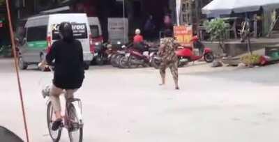 Vietnamese granny fight 😂