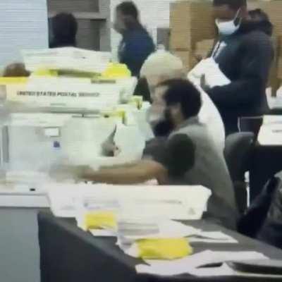 Election Worker Gets Mad, Flips Off Ballot and Crumples Up Ballot in Atlanta Georgia