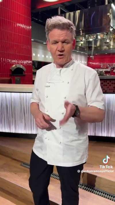 Gordon Ramsay visibly shaking shows off nasty bike injury (shows injury at 0:40)