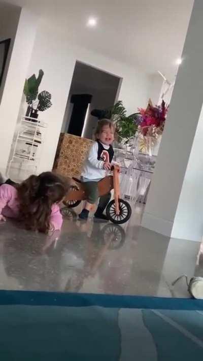 Nothing is more fun than the fall of a best friend