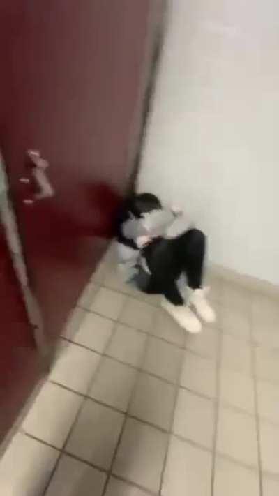 Sum dude sent me dis