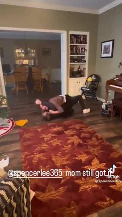 Spencer lee training with his mom she was a very high level judoka in France