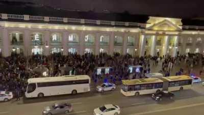 Large crowd of antiwar protestors in St. Petersburg, Russia