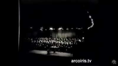 El candidato a diputado por el Partido Socialista, Silvio L. Ruggieri habla sobre quienes son los referentes de su partido y del socialismo argentino, durante un acto en el Teatro Coliseo en 1931.