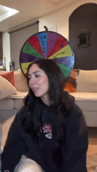 @emmastudtmann and her friends on live