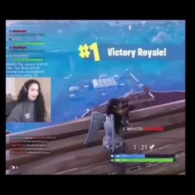 Alguien me puede decir a qué hora hace directos el orslok?