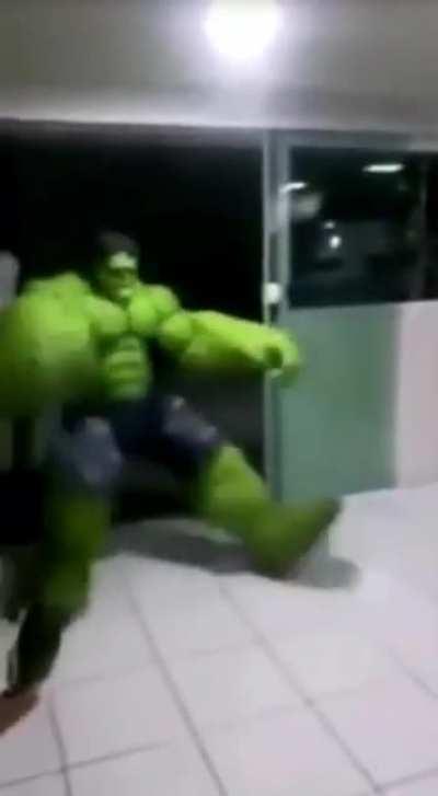 Kid gets to meet Iron Man