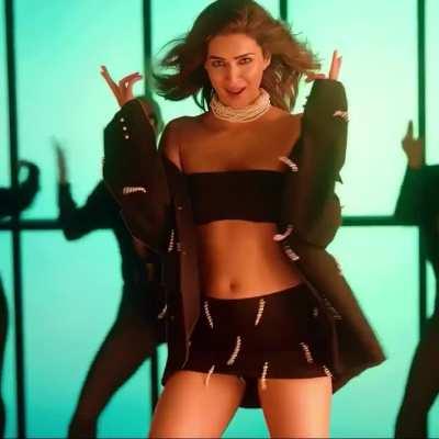 Kriti baby have some mercy on us🥵😍