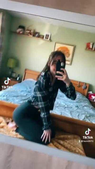 Laura_anne_tiktok - Video #3625