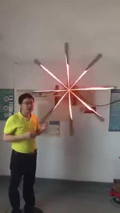 The largest singular hologram fan