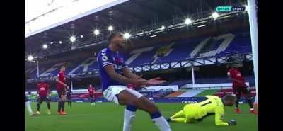 DCL lodging his most spectacular disapproval... LUCAAAA!!!