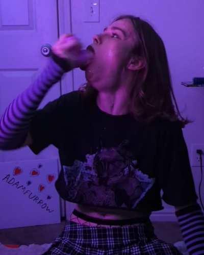 Throat bulge hits different