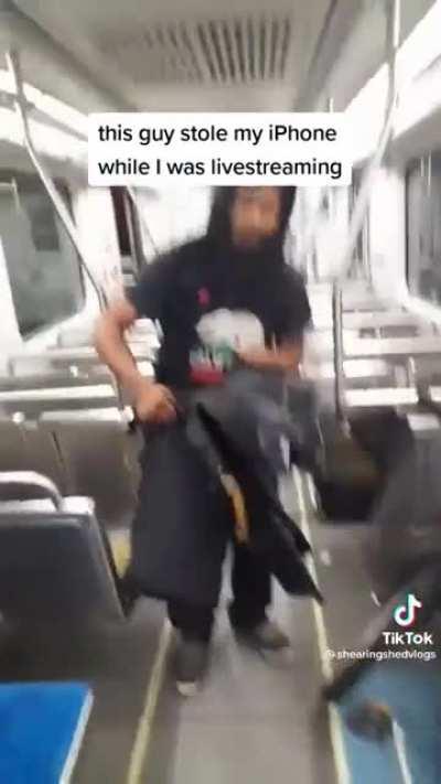 Tiktoker shearingshedvlogs gets robbed in LA