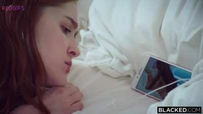 Name actress who has such sexy ass??