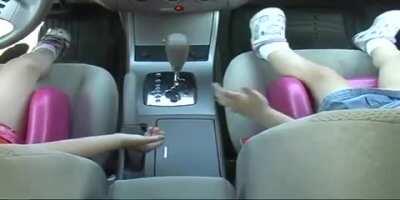 vajo mi criterio esto no es lo que categorisamos como meme por lo tanto no puedes y no debes loudvotearlo porque no te causo risa. simplemente disfruta de ver como nenes se combierten en asado.