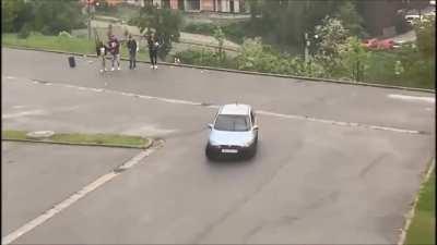 Drifteri GA MRZE! Pogledajte kako je mladić iz Krapine prevario sistem i sa 18 postao NEVJEROJATAN ulični drifter!