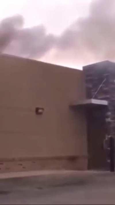 Woman demands a refund when the building is literally burning down 🤦‍♂️